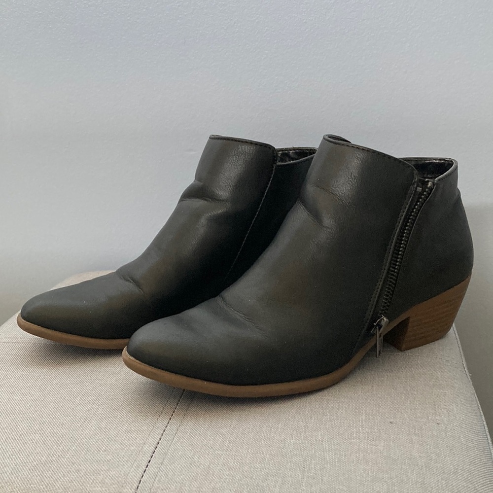 American Eagle Black Boots